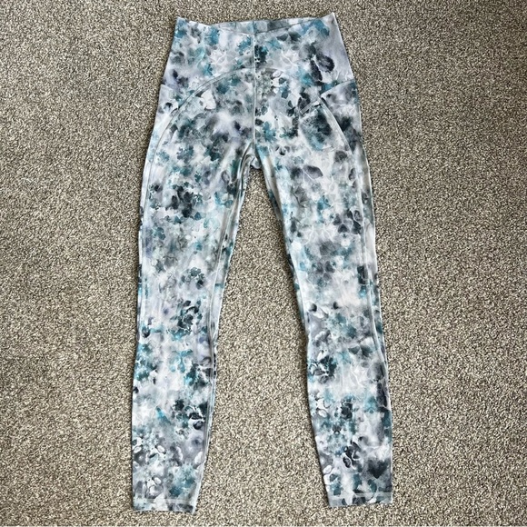 Lululemon Align High Rise Kaleidofloral Multicolor 25” Leggings, Size 6 - Picture 2 of 8